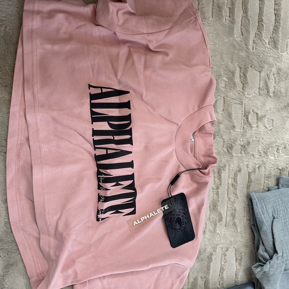 Alphalete Pink cropped short sleeve